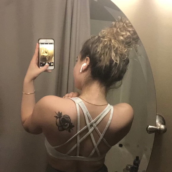 Lululemon Free To Be Serene Bra (6) - Picture 5 of 7